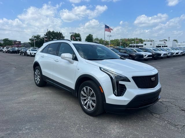 Used 2023 Cadillac XT4 Sport w/ Cold Weather Package AWD/4WD image 3