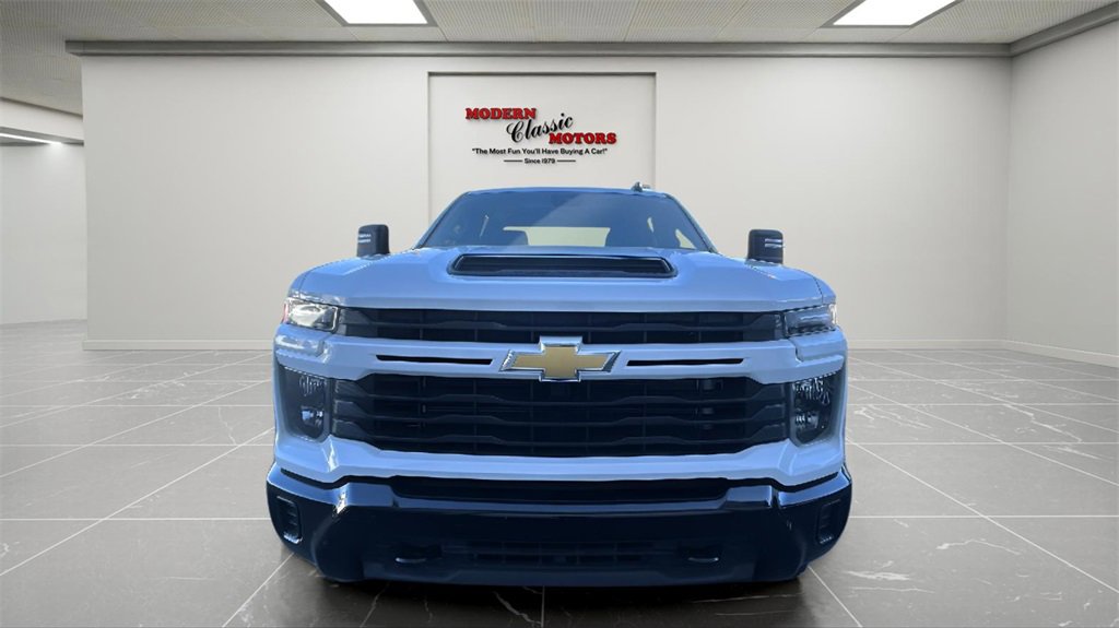 Used 2024 Chevrolet Silverado 2500 Custom w/ Custom Value Package image 2