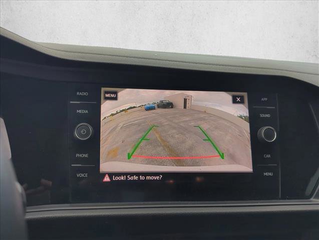 Used 2019 Volkswagen Jetta SEL w/ Cold Weather Package FWD image 18