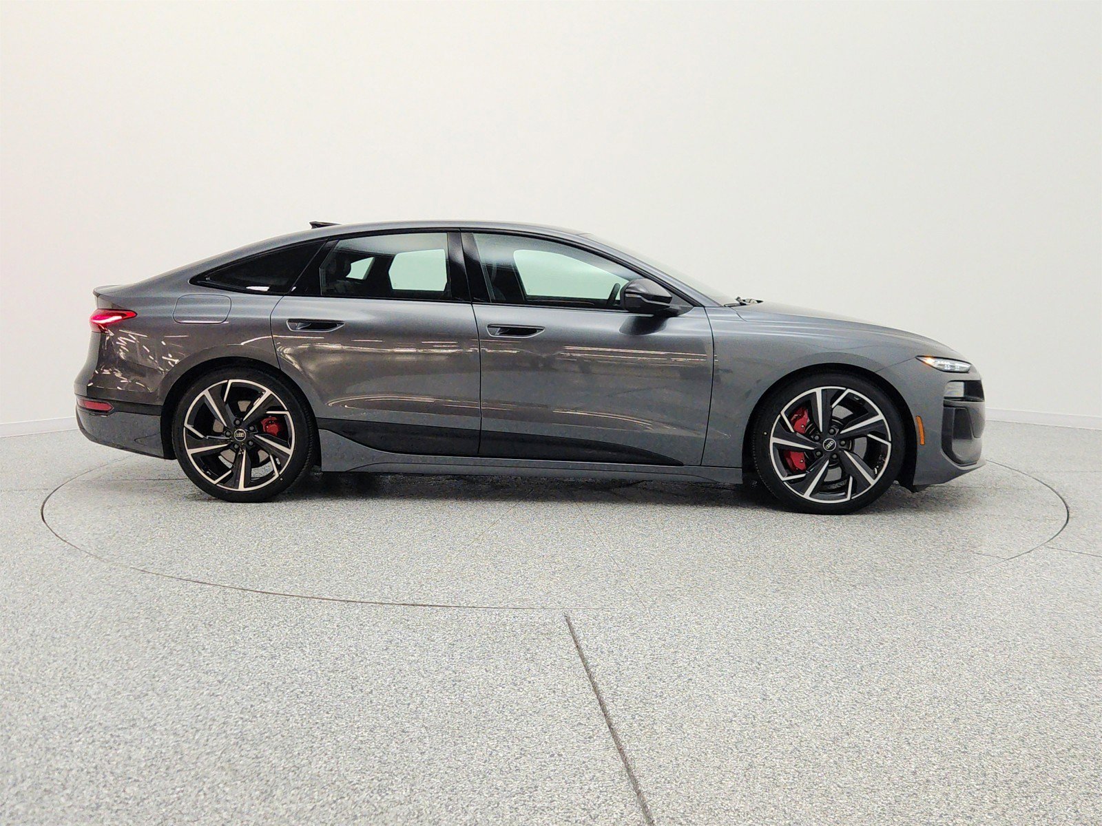 Used 2025 Audi S6 e-tron Premium Plus w/ Premium Plus AWD/4WD image 4