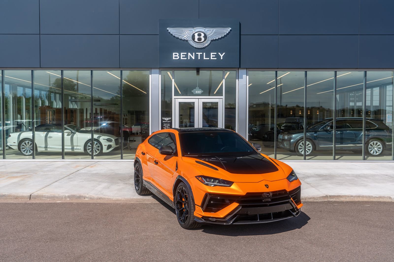 Used 2024 Lamborghini Urus Performante image 1