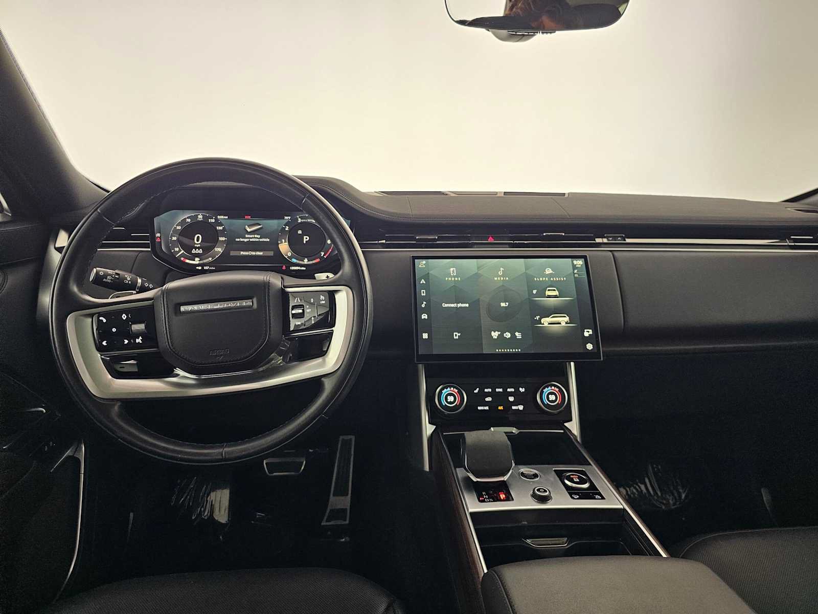 Certified 2023 Land Rover Range Rover SE AWD/4WD image 18