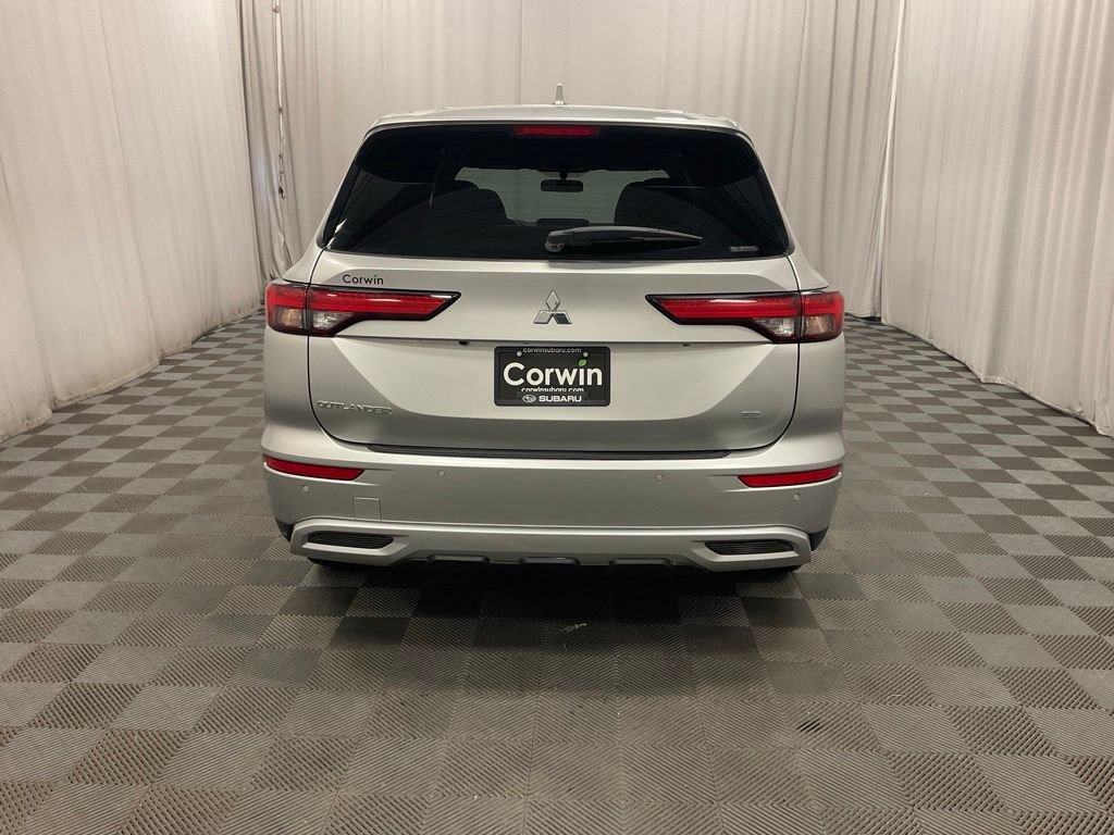 Used 2023 Mitsubishi Outlander SE AWD/4WD image 5