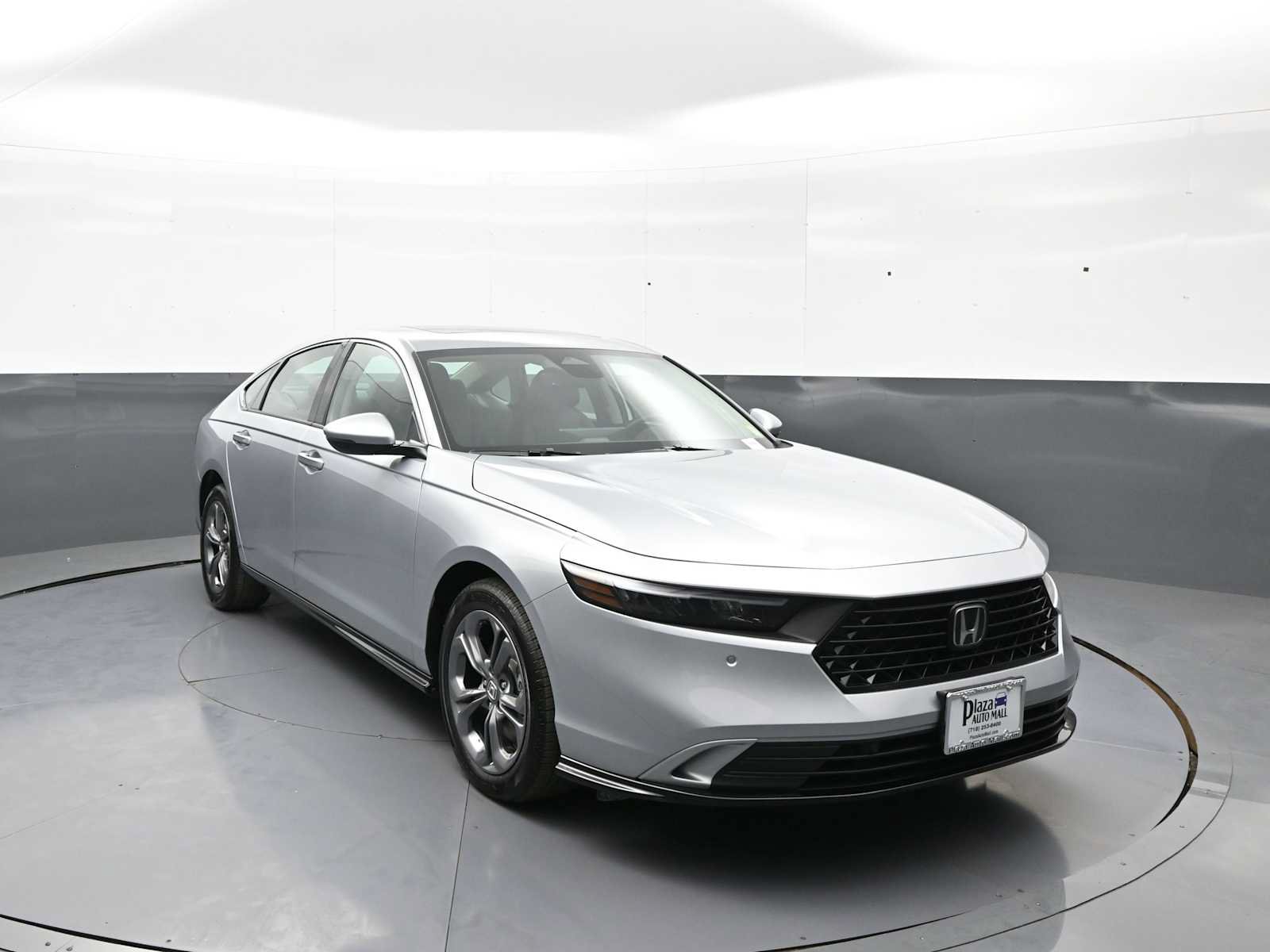 Used 2025 Honda Accord EX-L image 3