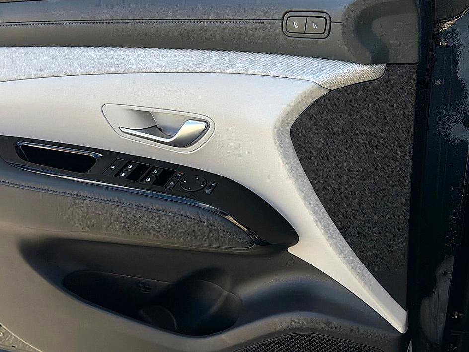 Certified 2025 Hyundai Tucson Limited image 19