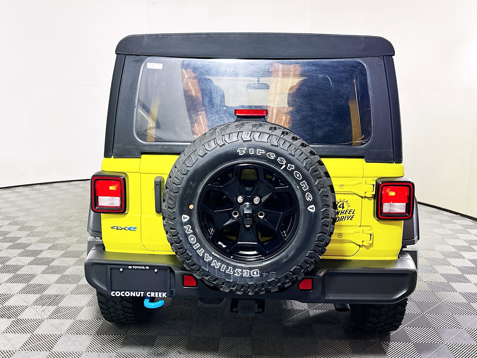Used 2023 Jeep Wrangler Unlimited image 4