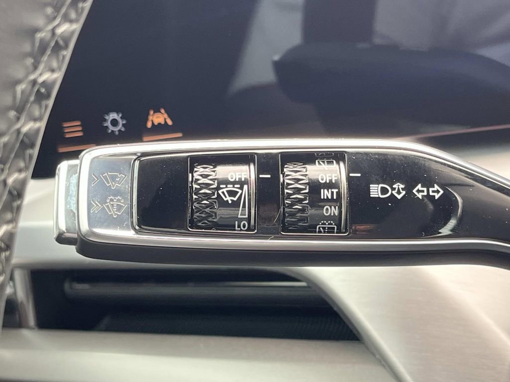 New 2026 Cadillac Vistiq Sport image 31