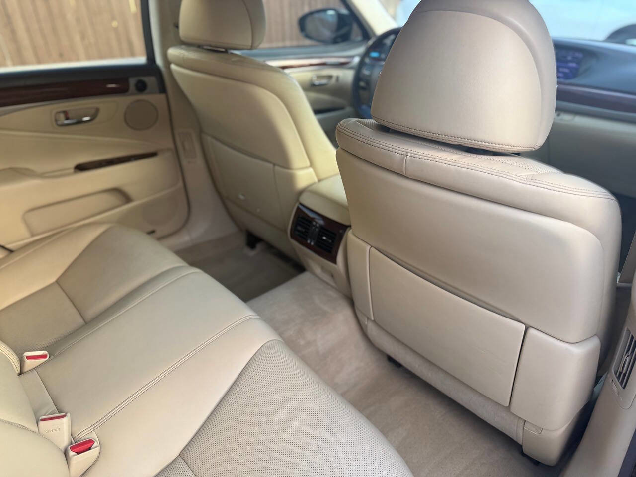 Used 2013 Lexus LS 460 w/ Comfort Pkg image 28