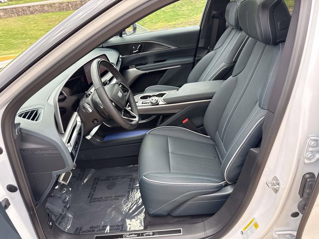 Used 2025 Cadillac Lyriq Luxury w/ Nappa Leather Package image 6