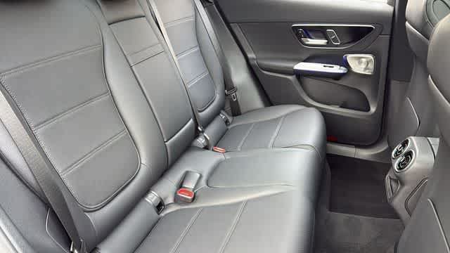 Used 2026 Mercedes-Benz GLC 300 4MATIC image 30