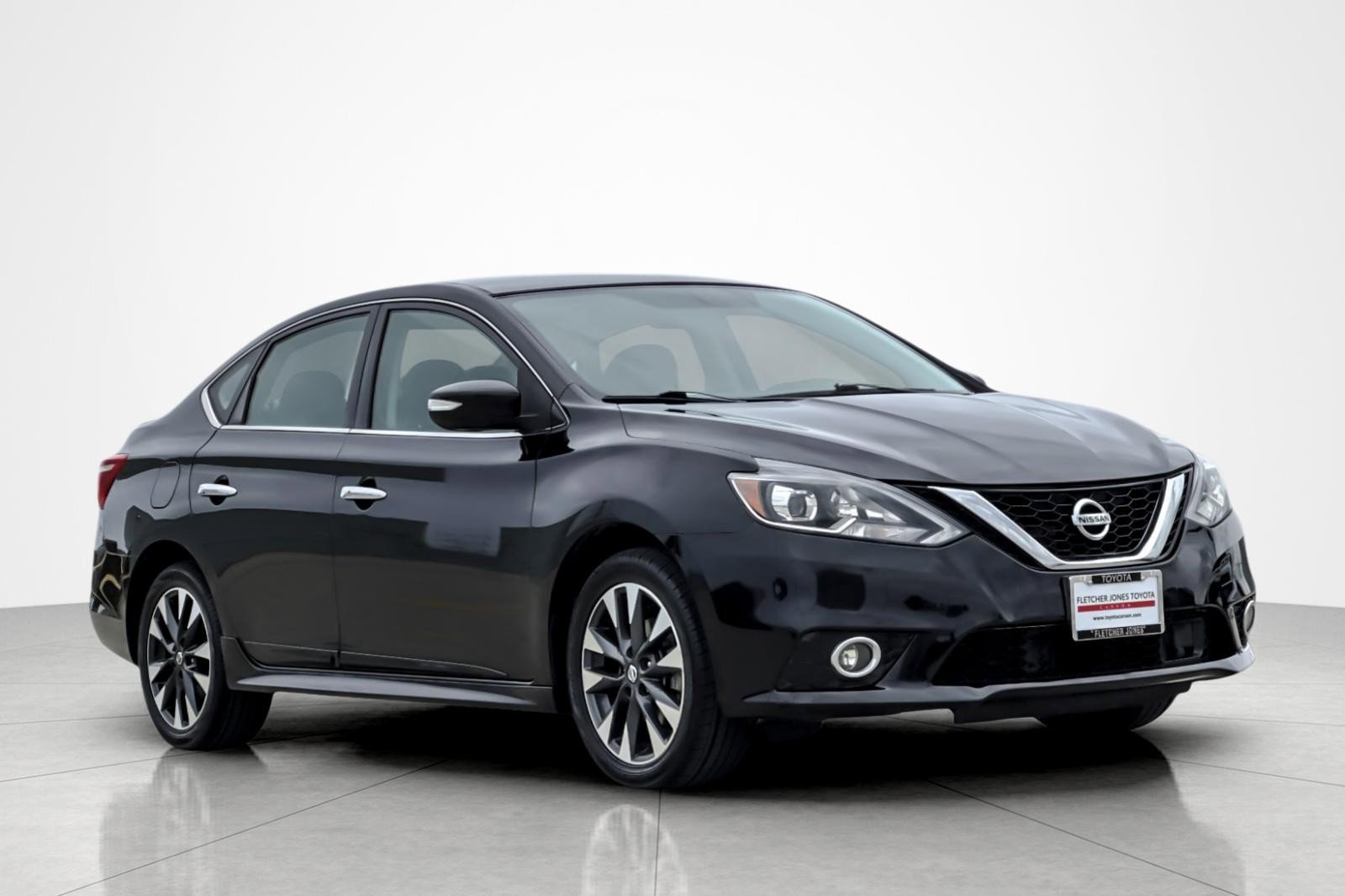 Used 2019 Nissan Sentra SR w/ Exterior Package image 7