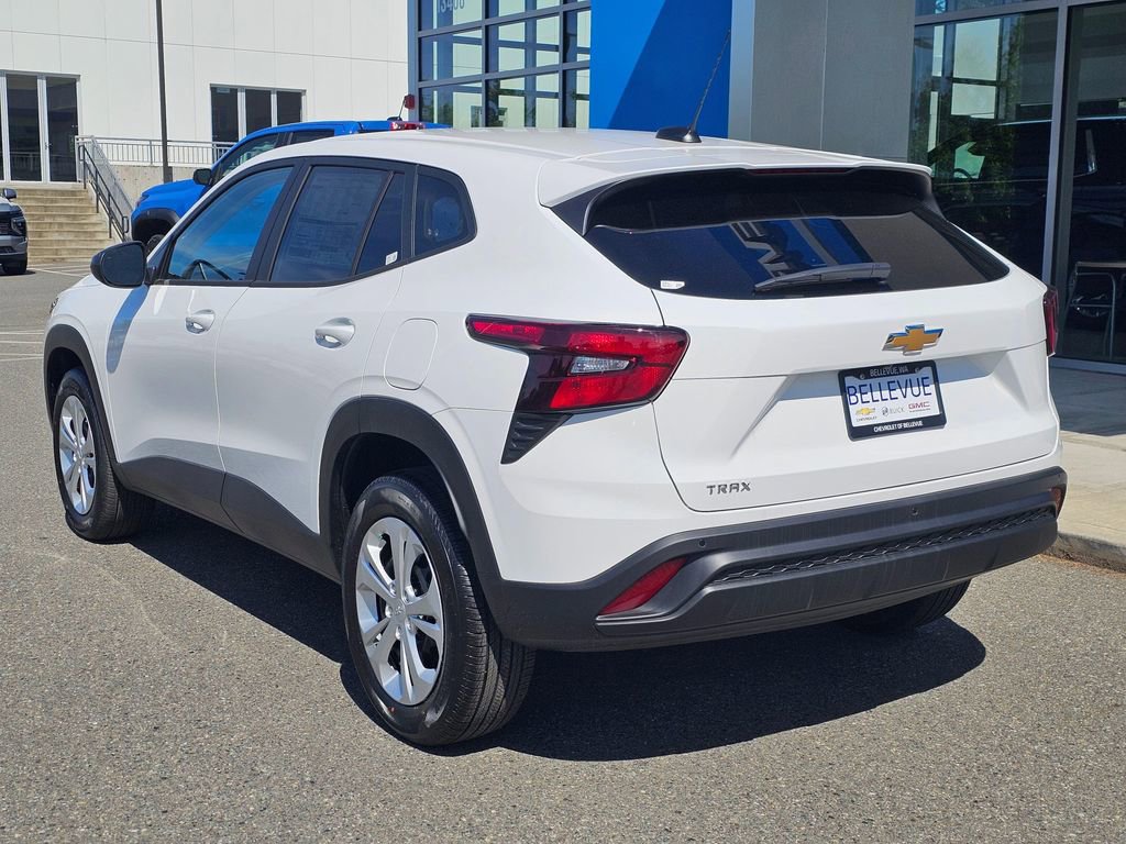 New 2026 Chevrolet Trax LS w/ Driver Confidence Package FWD image 3