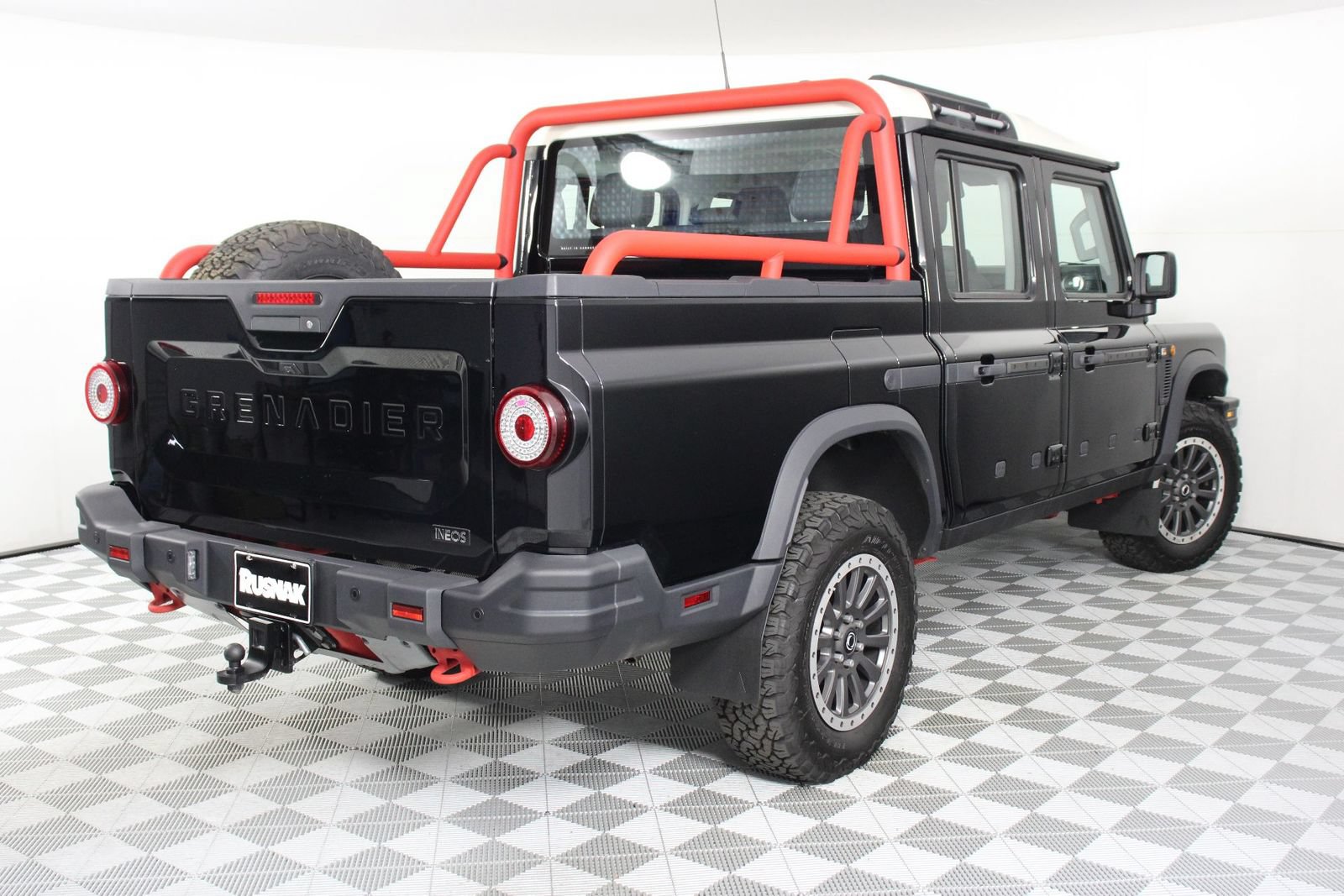 Used 2025 INEOS Grenadier Quartermaster AWD/4WD image 6