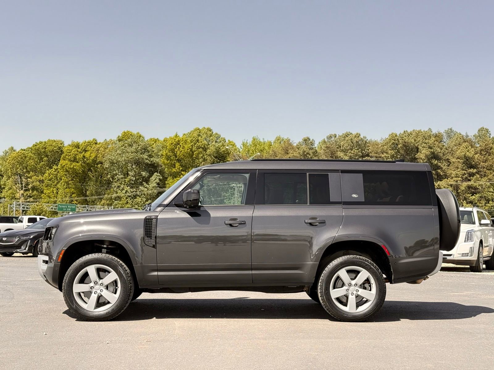 Used 2023 Land Rover Defender 130 First Edition AWD/4WD image 14