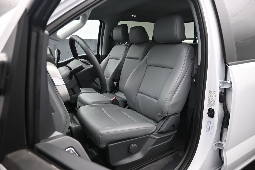 New 2026 Ford F350 XL w/ XL Chrome Package RWD image 8