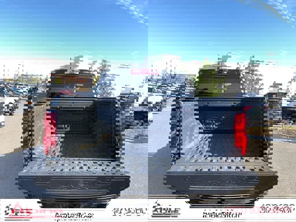 Used 2024 Chevrolet Colorado ZR2 w/ Technology Package image 20