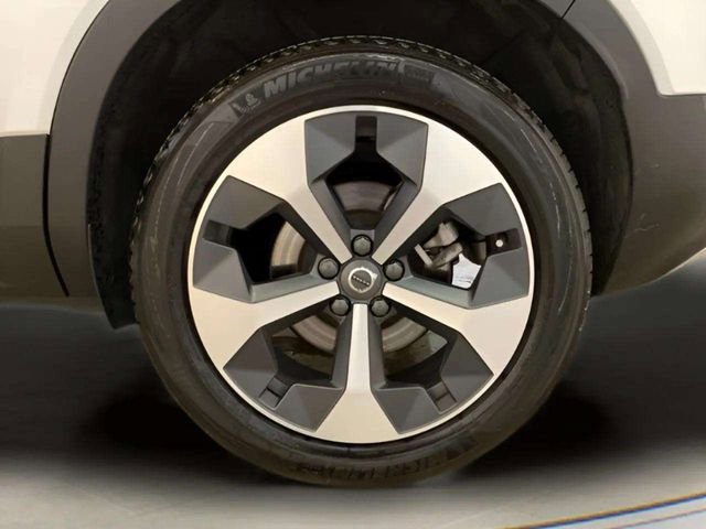 Used 2025 Volvo XC40 B5 Core AWD/4WD image 90