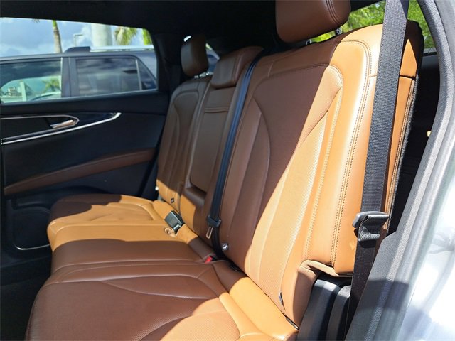 Used 2022 Lincoln Nautilus Reserve image 11