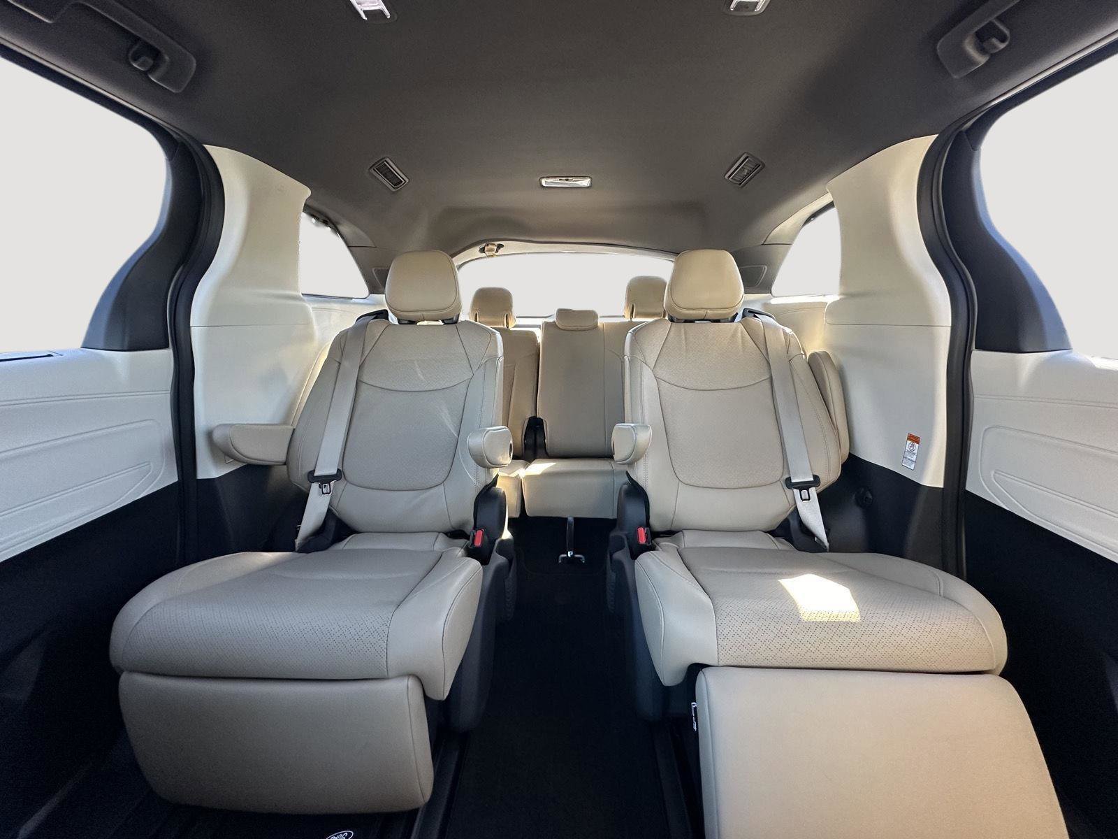 Certified 2023 Toyota Sienna Limited image 61