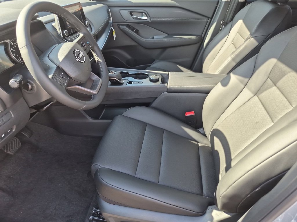 New 2027 Nissan Rogue Dark Armor AWD/4WD image 6