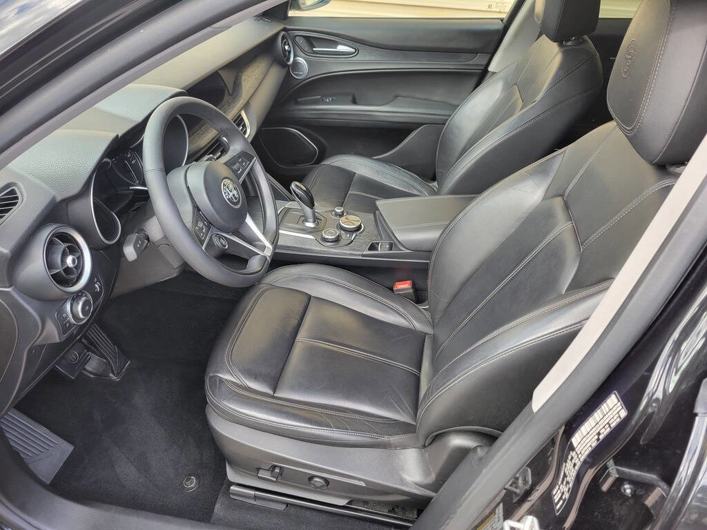 Used 2019 Alfa Romeo Stelvio Sprint w/ Nero Edizione image 15