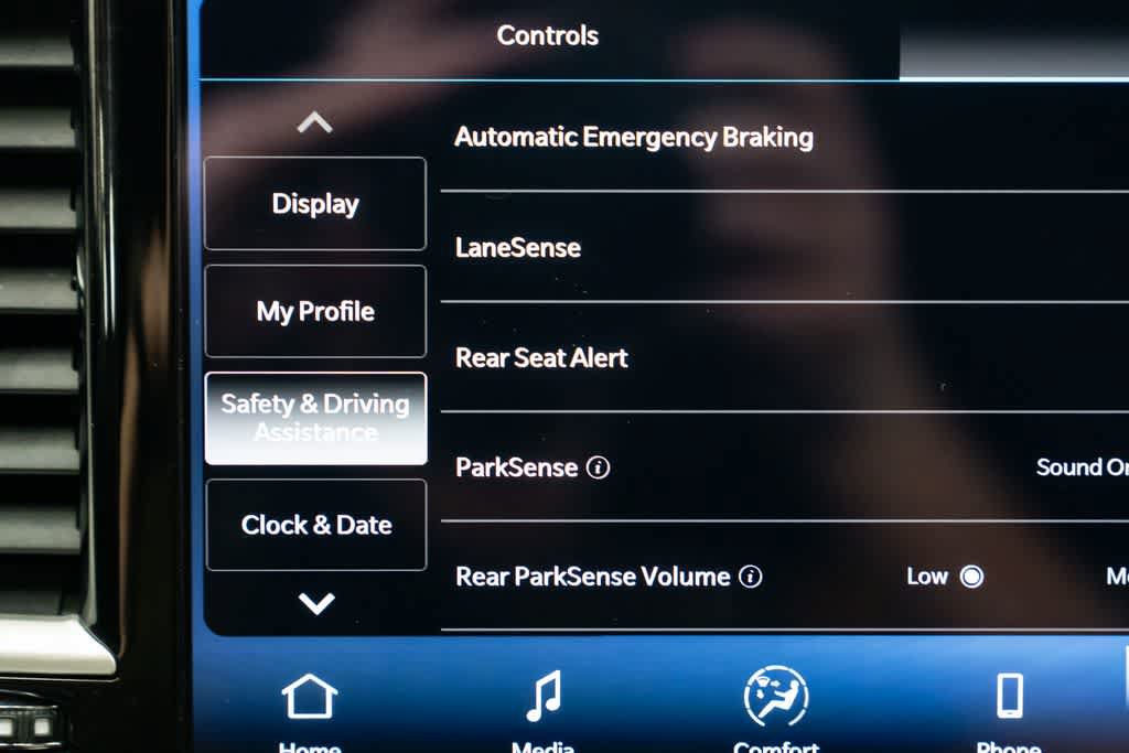 Used 2025 Chrysler Pacifica Select FWD image 19