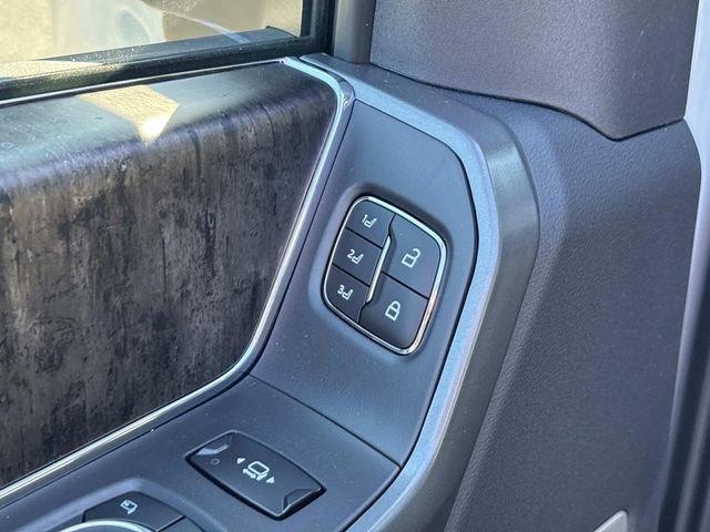 New 2026 Ford F250 Lariat w/ Black Appearance Package image 21