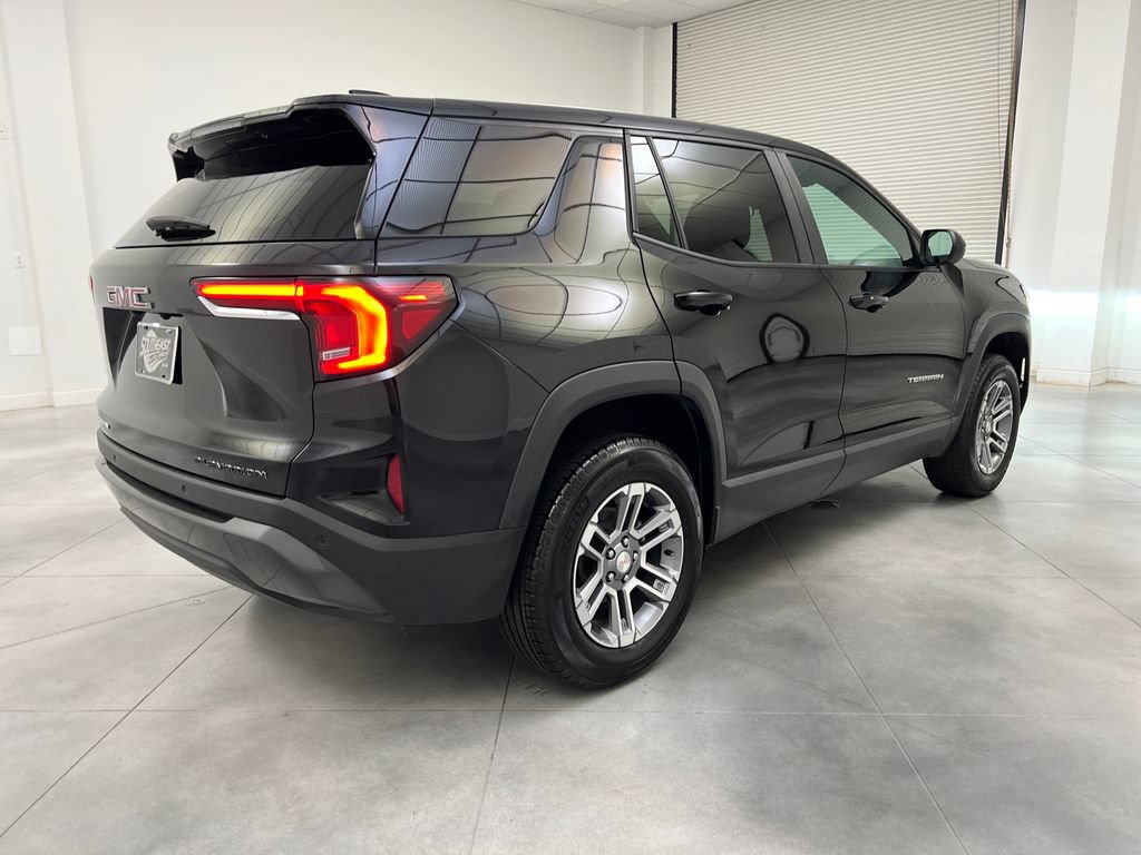 Used 2025 GMC Terrain Elevation FWD image 9