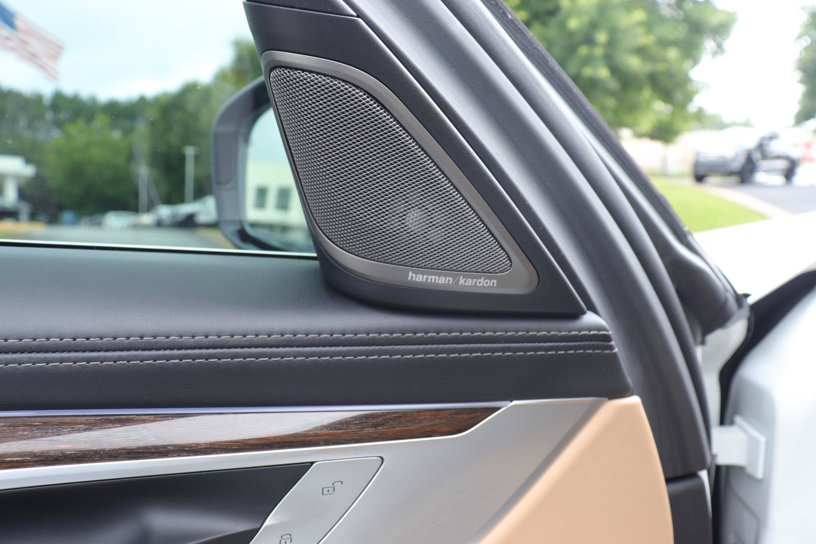 Used 2022 BMW 740i w/ Premium Package RWD image 22