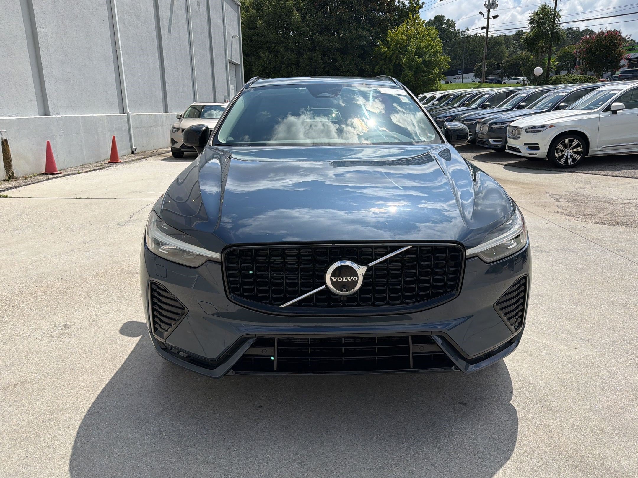 Used 2024 Volvo XC60 B5 Plus w/ Protection Package Premier AWD/4WD image 6