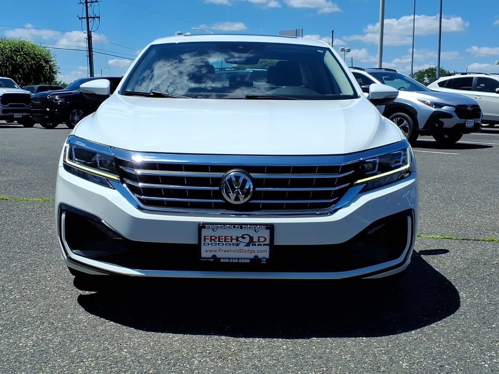 Used 2020 Volkswagen Passat 2.0T R-Line FWD image 2