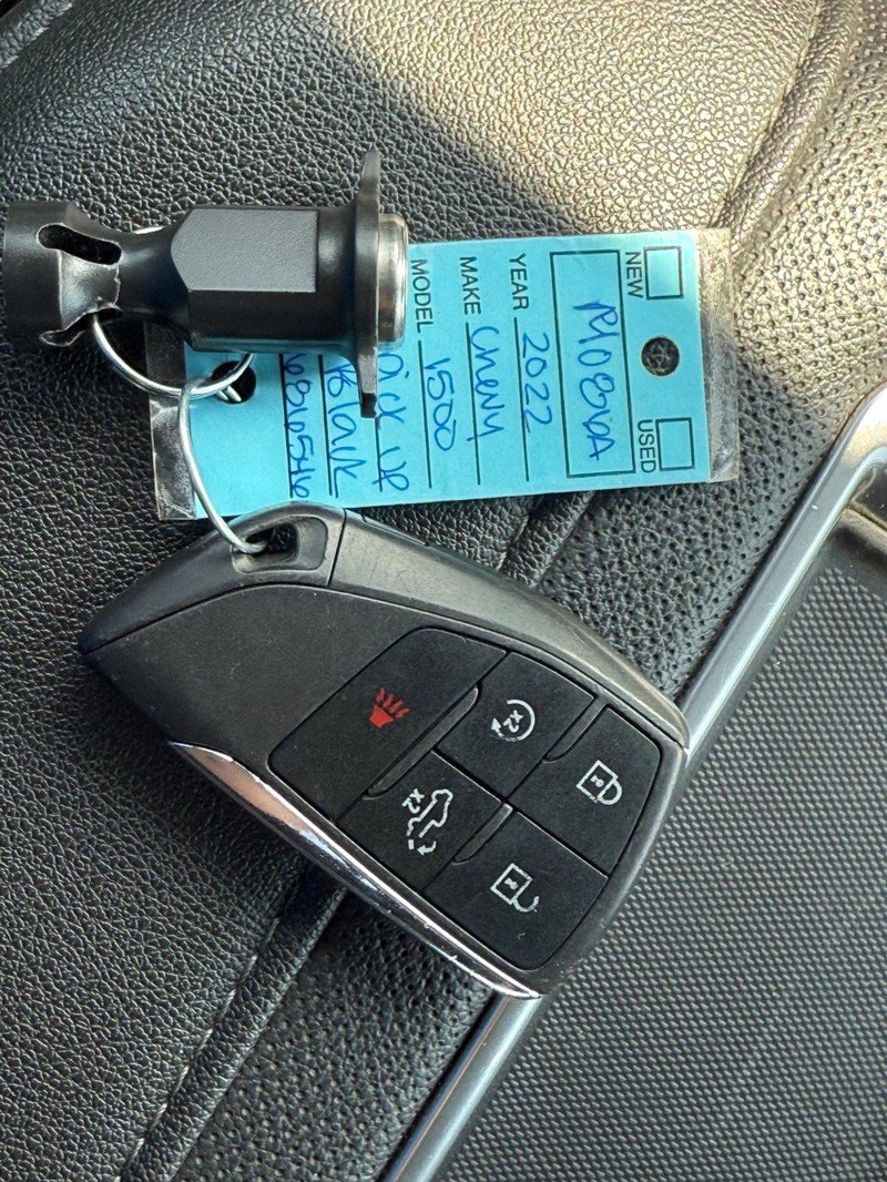 Used 2022 Chevrolet Silverado 1500 LTZ w/ Z71 Off-Road Package image 24