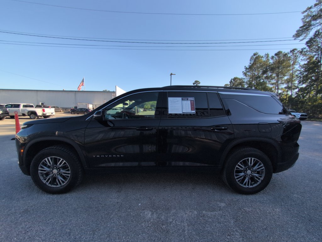 Used 2025 Chevrolet Traverse LT AWD/4WD image 5