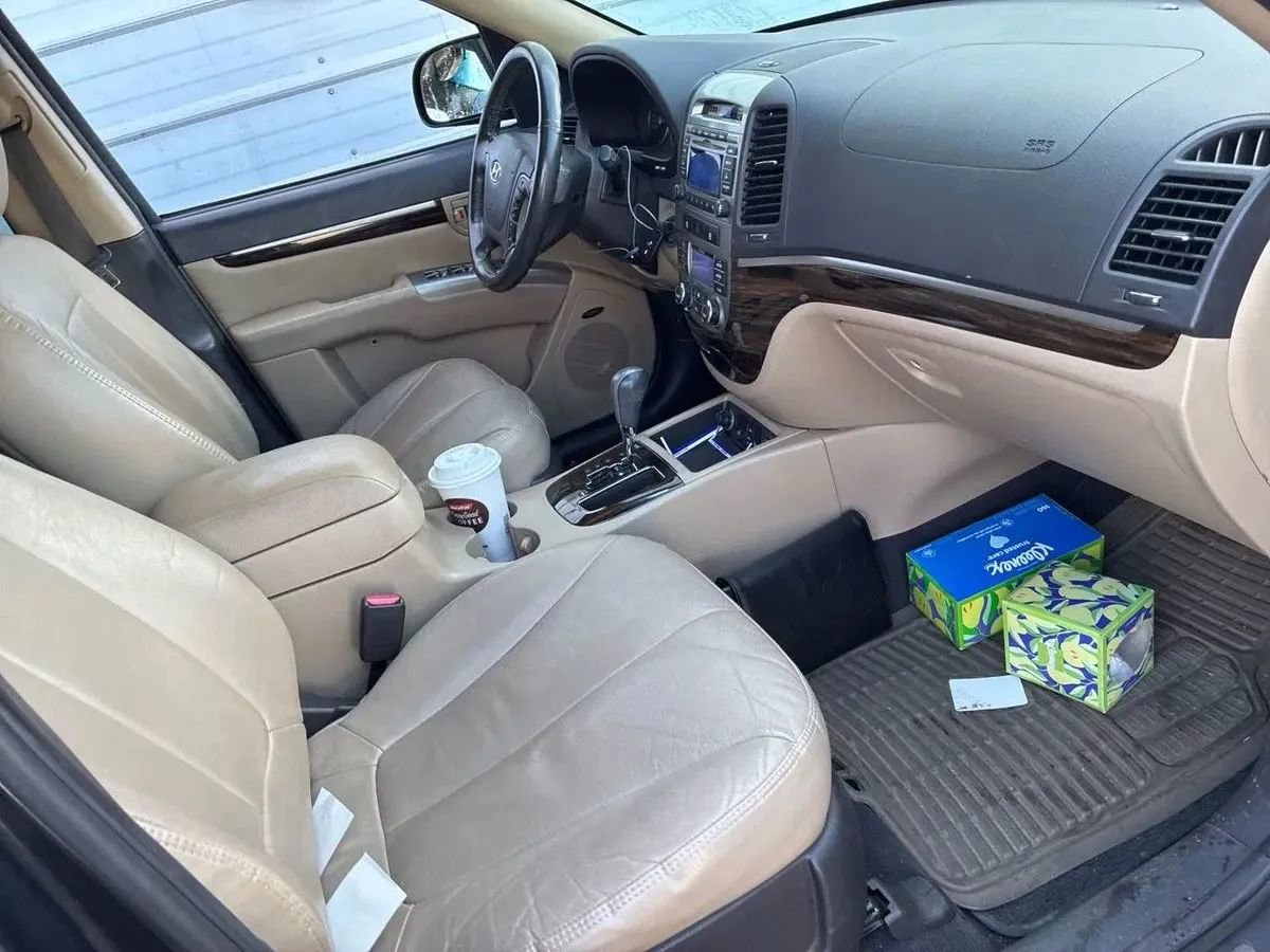 Used 2011 Hyundai Santa Fe Limited image 6