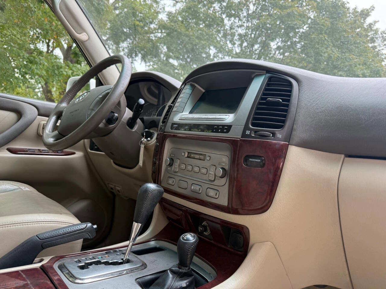 Used 2004 Toyota Land Cruiser image 65