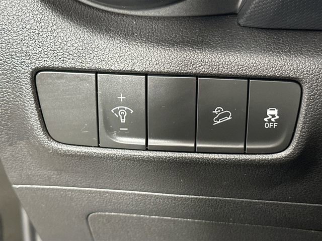 Used 2023 Hyundai Kona Limited AWD/4WD image 25
