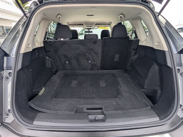 Used 2022 Nissan Rogue SV image 13