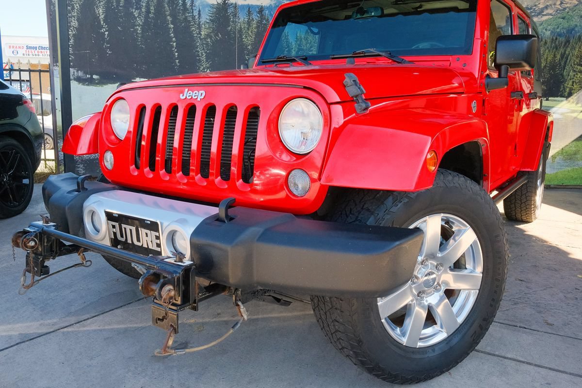 Used 2015 Jeep Wrangler Unlimited Sahara AWD/4WD image 7
