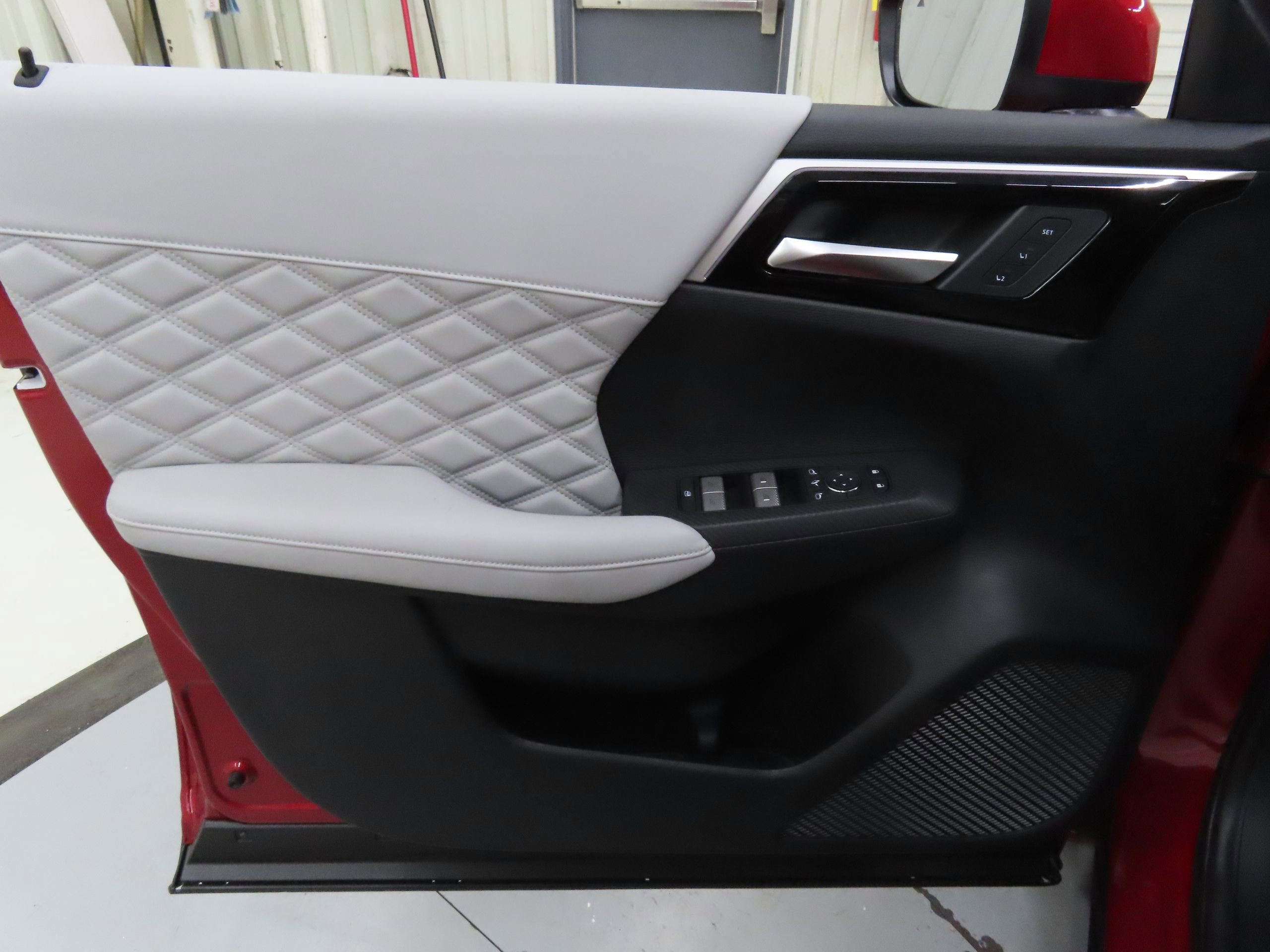 New 2025 Mitsubishi Outlander SEL image 9