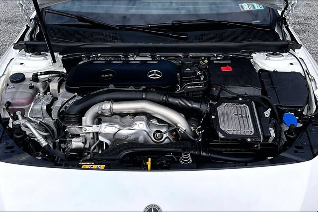 Certified 2025 Mercedes-Benz CLA 250 4MATIC image 33