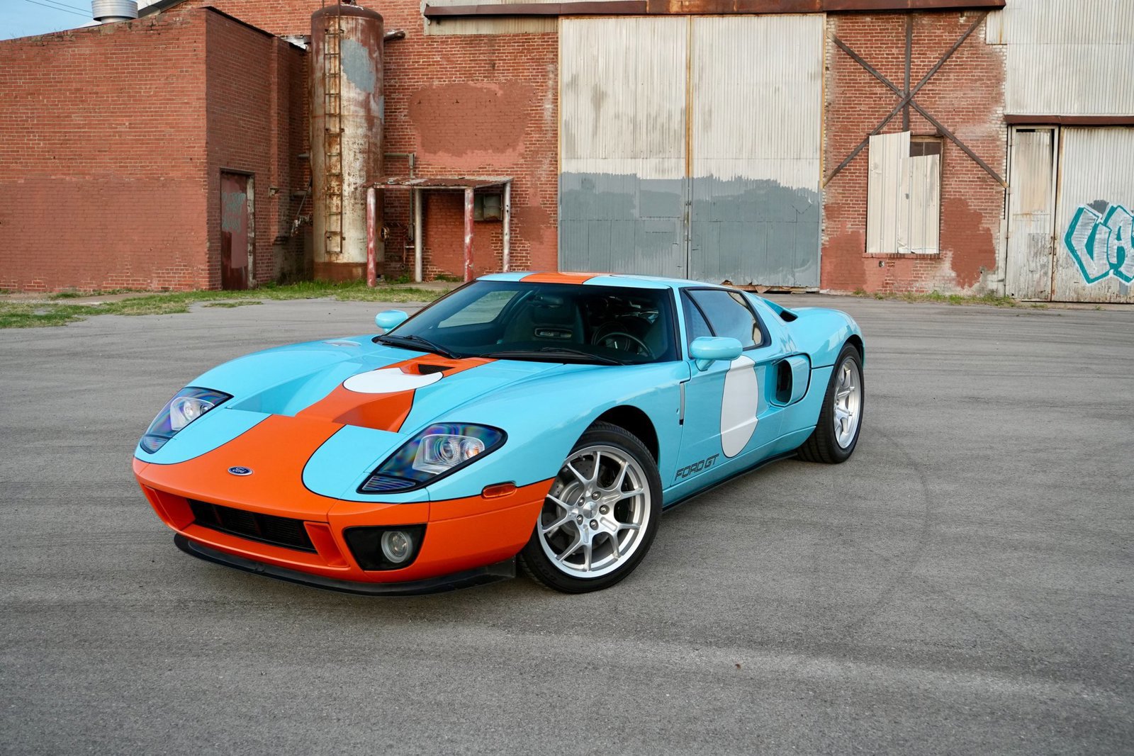 Used 2006 Ford GT image 7