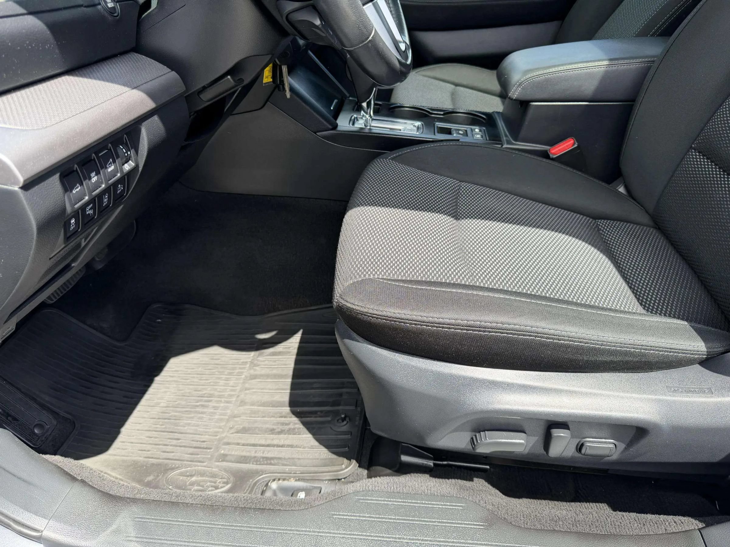 Used 2015 Subaru Outback 2.5i Premium AWD/4WD image 14