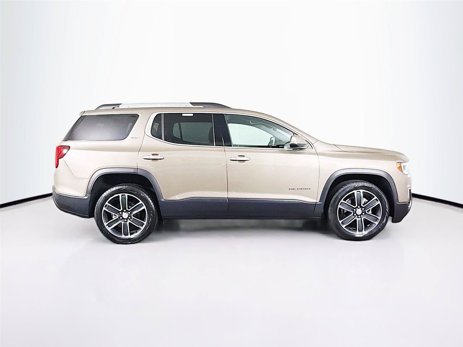 Used 2023 GMC Acadia SLT w/ Technology Package AWD/4WD image 12