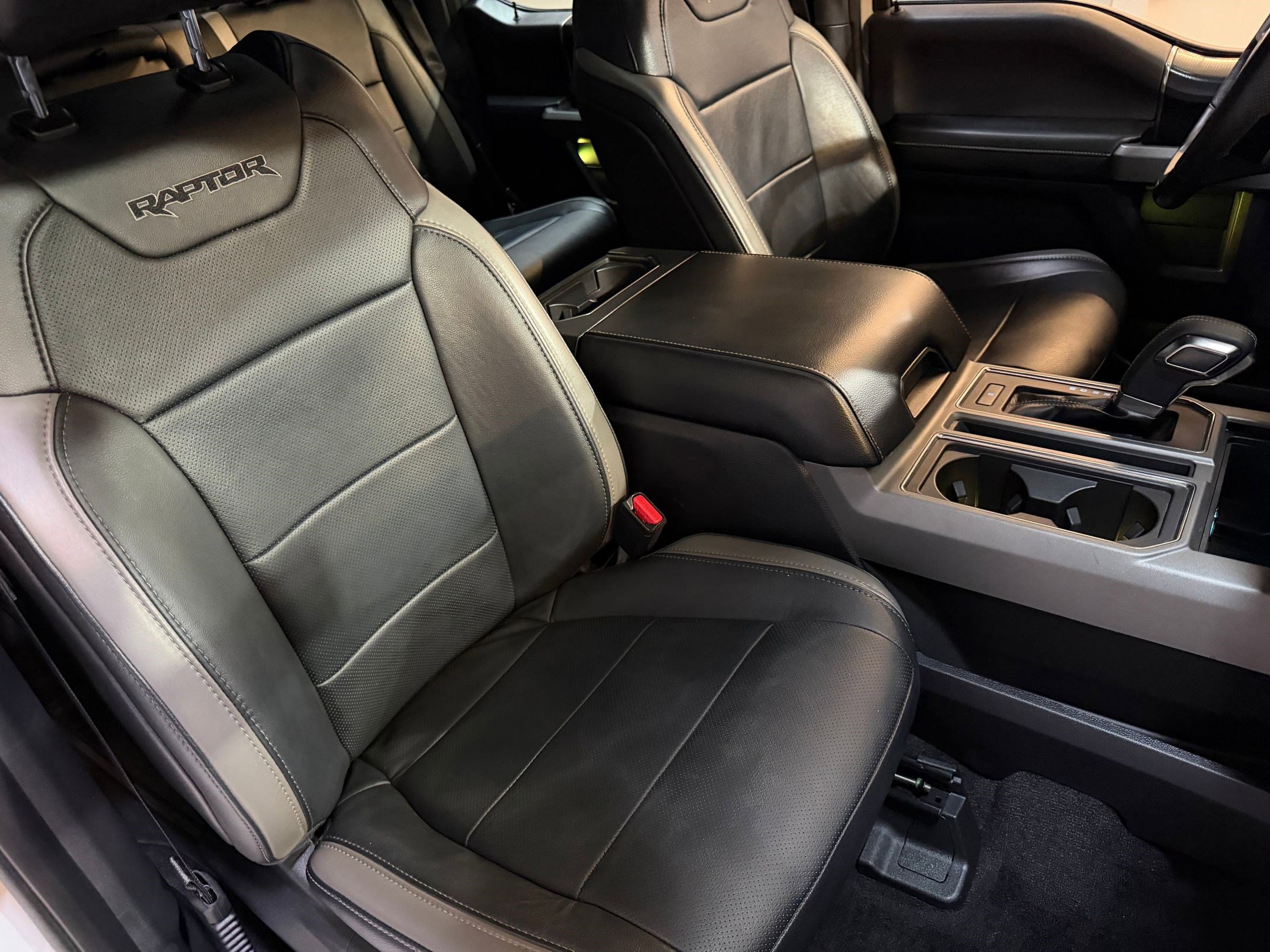 Used 2017 Ford F150 Raptor w/ Equipment Group 802A Luxury AWD/4WD image 53