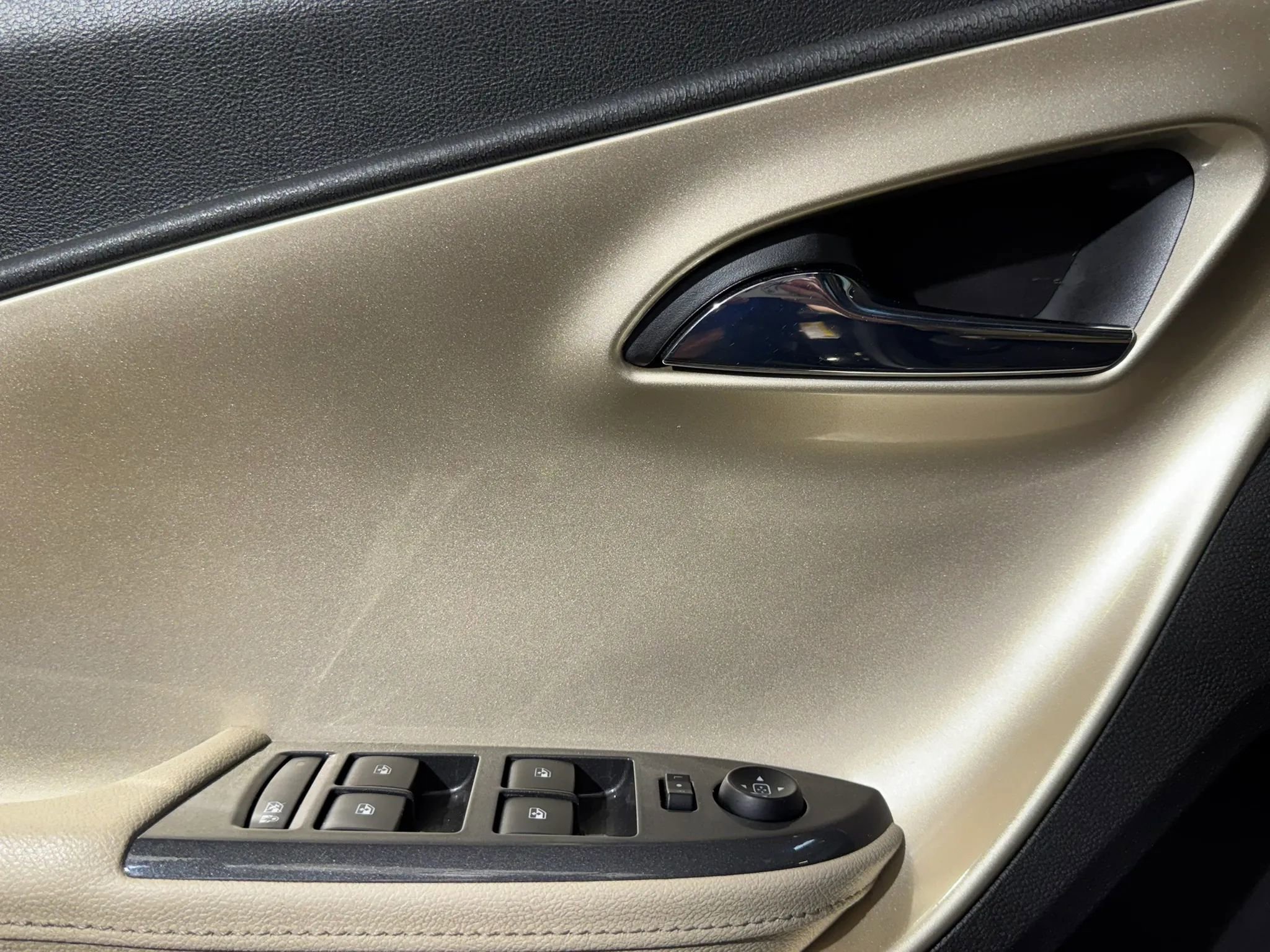 Used 2012 Chevrolet Volt Premium w/ Premium Trim Package image 9