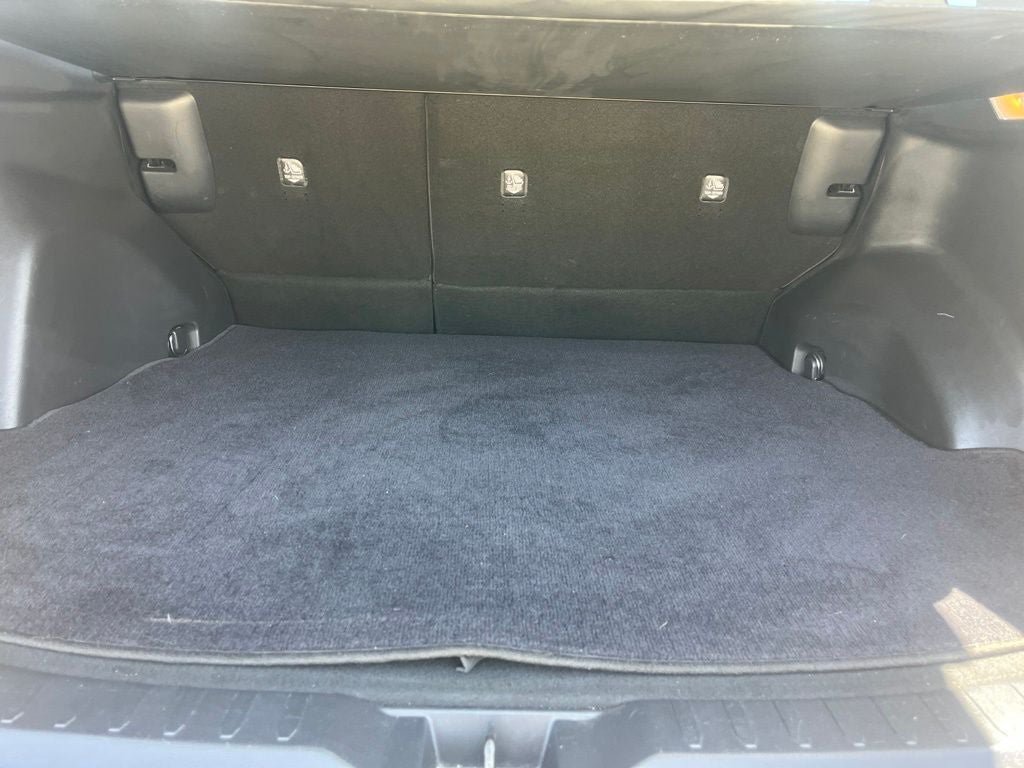 Used 2021 Toyota RAV4 XLE w/ Convenience Package FWD image 19