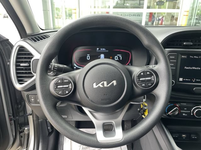 Used 2025 Kia Soul LX w/ LX Technology Package FWD image 19