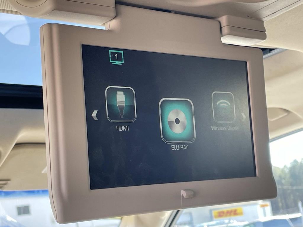 Used 2019 GMC Yukon SLT w/ Open Road Package image 16