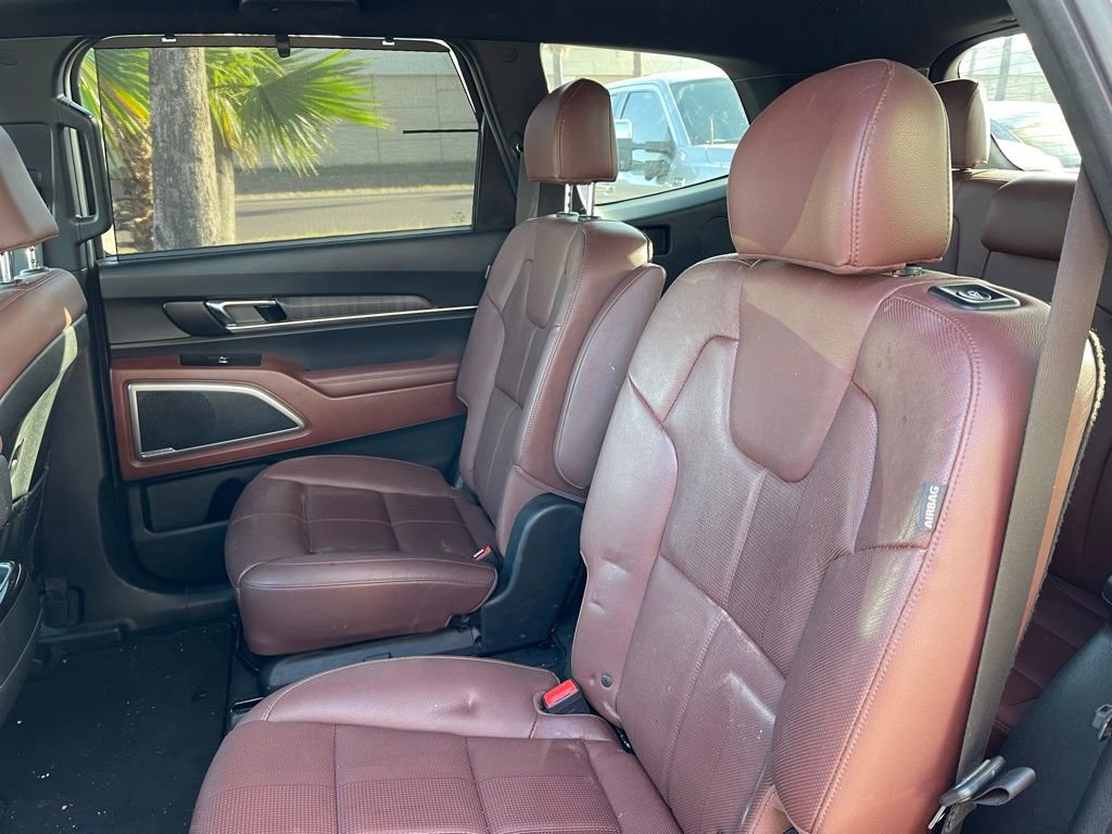 Used 2024 Kia Telluride EX w/ EX Captain's Chair Package image 15
