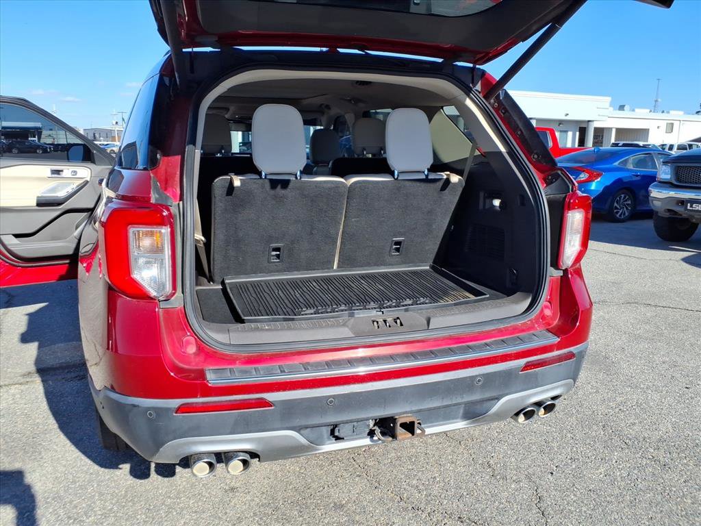 Used 2020 Ford Explorer Platinum w/ Premium Technology Package image 18
